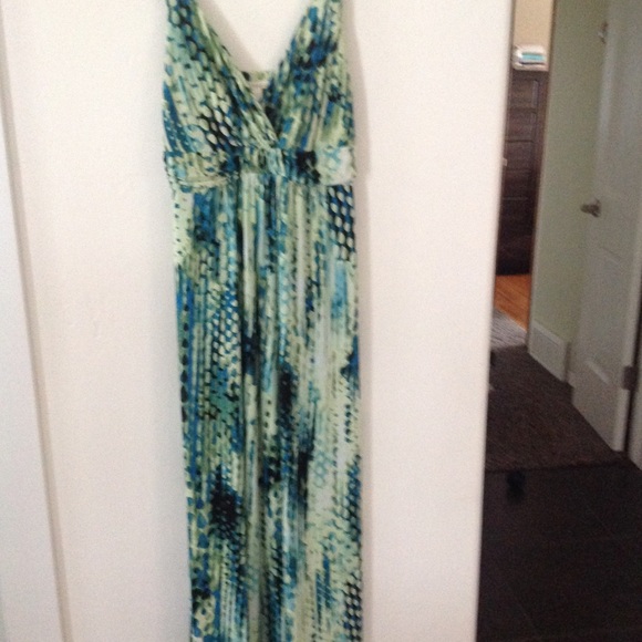 Dress - Picture 3 of 5